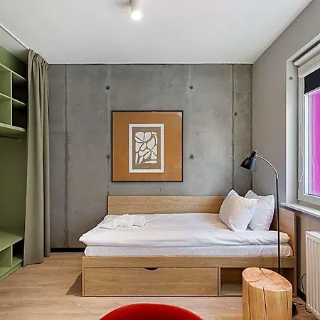 Nextdoor كراكوفيا