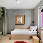アパートホテル Nextdoor 3*